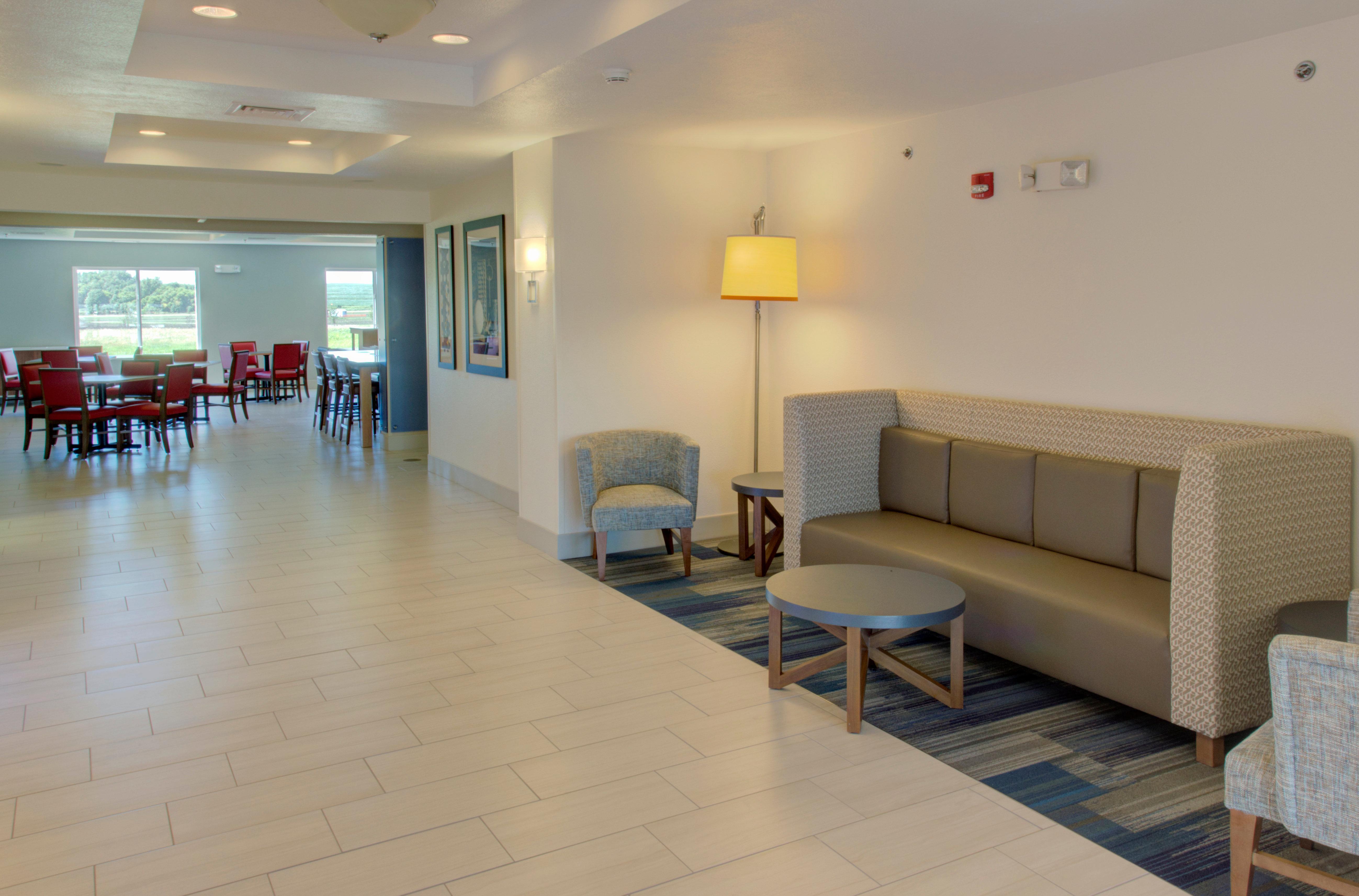 Holiday Inn Express & Suites Le Mars By Ihg Exteriör bild